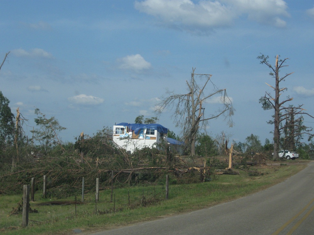 [tornado april 2011 040[5].jpg]