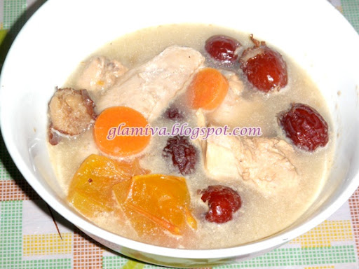 easy simple recipe for chicken soup with red dates and carrots