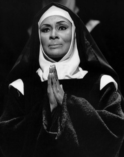 Shirley Verrett as Madame Lidoine in Poulenc's DIALOGUES DES CARMÉLITES at the MET [Photo by James Heffernan]
