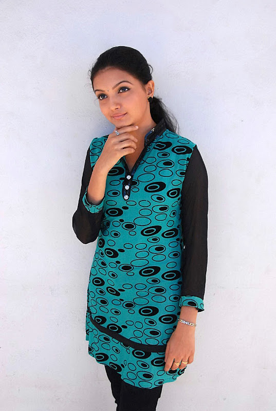 Saranya Mohan Photo Shoot big  show