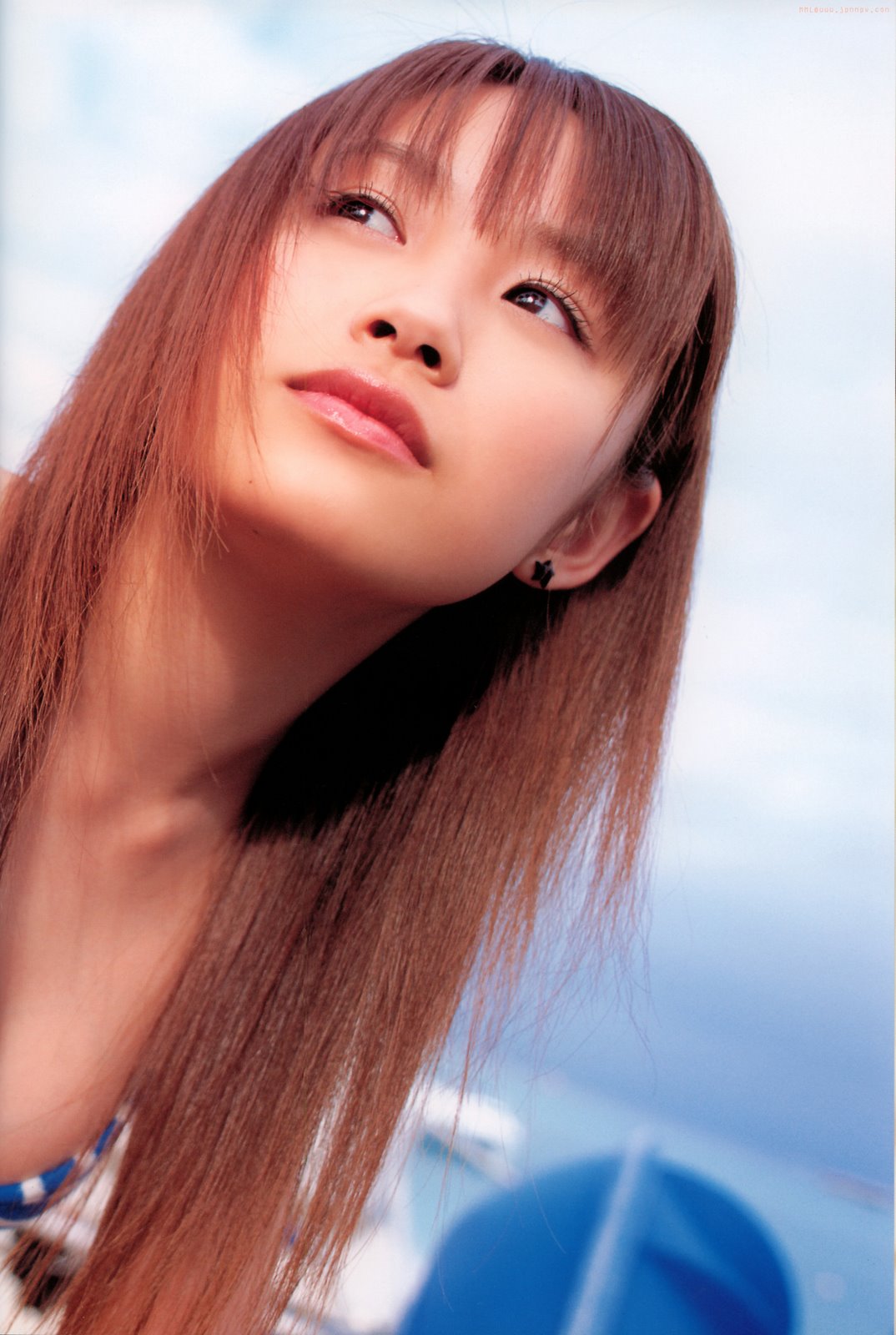 [PhotoBook_Takahashi.Ai_Wata-Ame_065.jpg]