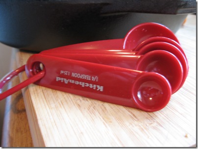 RED! measuring spoons