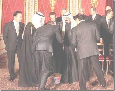 Obama bowing in Saudi Arabia for fried chicken