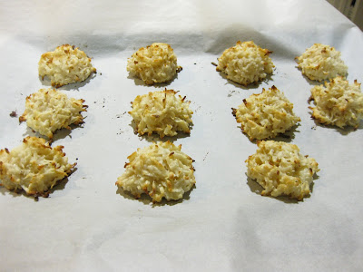 photo of baked macaroons
