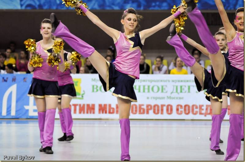 [Russian_Cheerleaders_09.jpg]