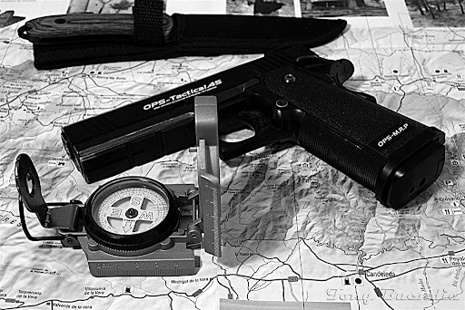 Briefing%20(Large).jpg