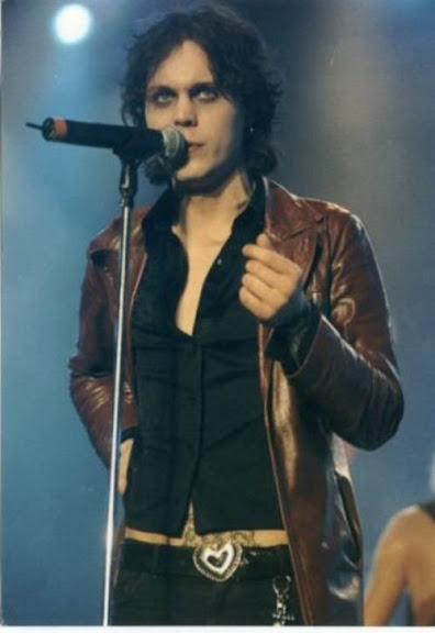 https://lh5.ggpht.com/_nL-IsOYT0to/SHj6LQhfrpI/AAAAAAAALw8/FPcQsVWZJCw/s576/Ville_Valo--large-msg-121527167445.jpg 