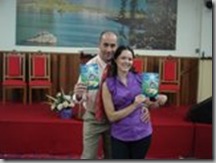 livro Pastor Alessandro com sua Esposa