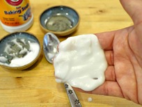 how to soothe a burn using baking soda paste