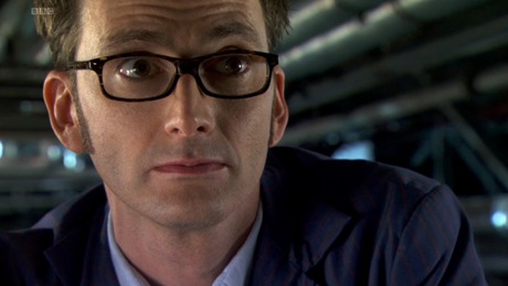 David Tennant plays Doctor Who and he looks sexy as hell in these glasses