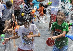 عيد الماء احتفالات عيد الماء في تايلاند Songkran تايلاند