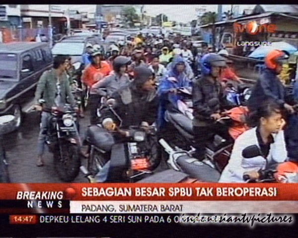 [WestSumatraEarthQuake43.jpg]