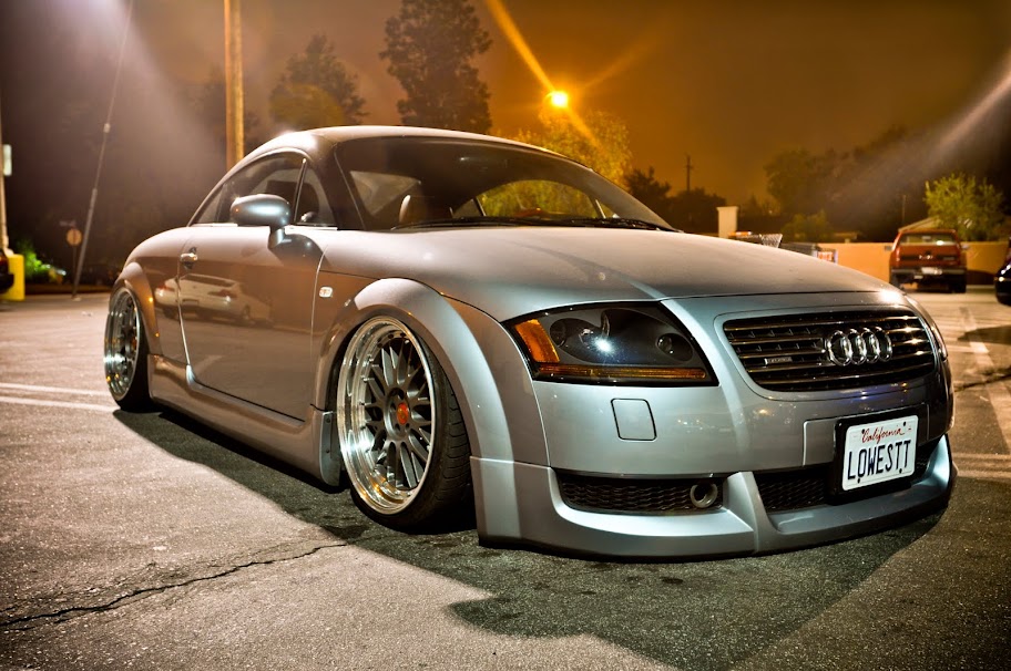 Фон Audi TT стенс