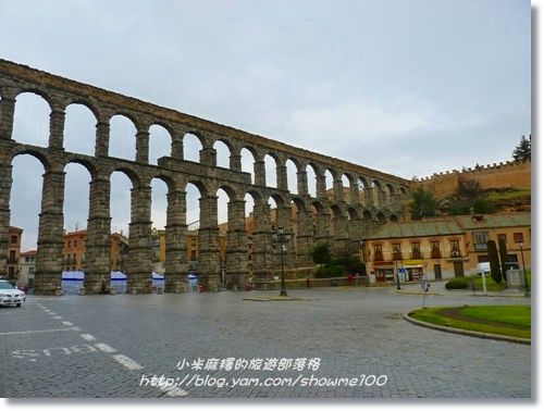 【西班牙。景點】冬天的歐洲-西班牙賽哥維亞（Segovia）水道橋的相遇