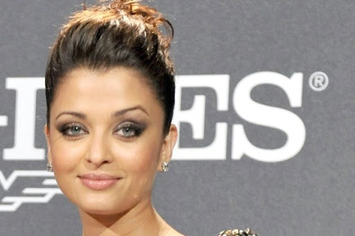 aishwarya_french1_100610.jpg