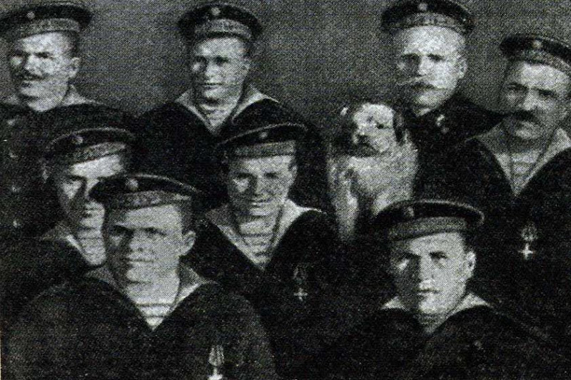 Экипаж варяга. Матрос с крейсера "варяг". Офицеры крейсера варяг 1904. Экипаж варяга. Моряки крейсера варяг 1904.