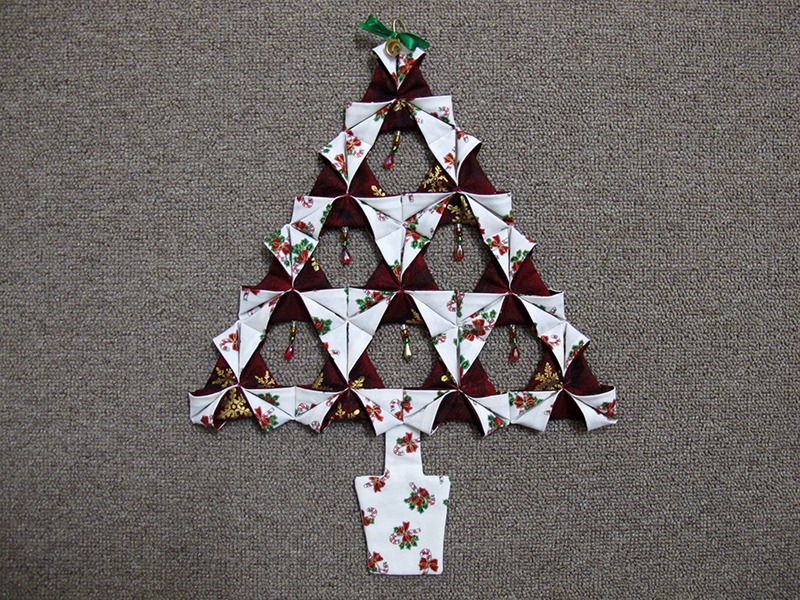 [Origami-Christmas-Tree---finished3.jpg]