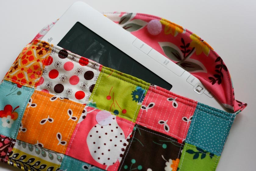 25 Colorful Scrap Fabric Projects to Gift featured by top US sewing blog, Flamingo Toes: