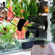 鐵皮駅機器人餐廳