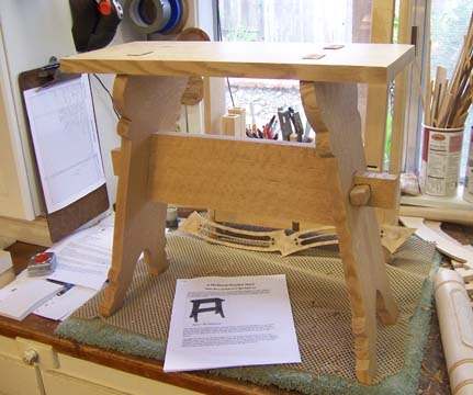 [Medieval oak stool-72[21].jpg]