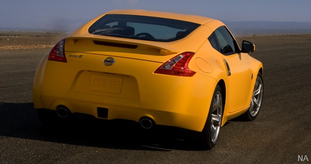 [2009-Nissan-370Z-Yellow-Rear-Angle-1280x960[6].jpg]