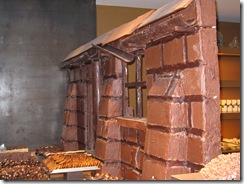 Брюгге: шоколадная стена.