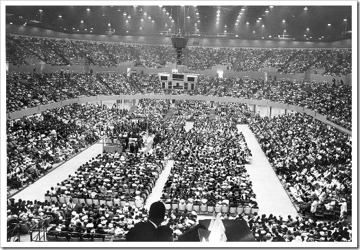 99-05-05 -- REMEMBERING THE SPORTS ARENA: 1959-1999: About 18,000 people crammed into the Sports Arena in 1961 to hear Martin Luther King Jr. speak, . . . -- PHOTOGRAPHER: Los Angeles Times