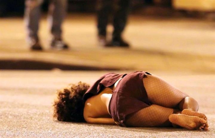 [frankie_and_alice_02[1].jpg]