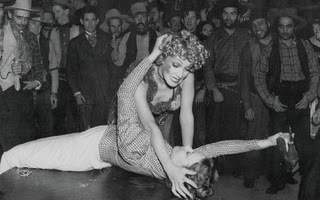 [Dietrich and cat fight[2].jpg]
