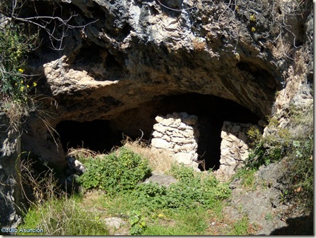 Cueva en el Barranco de Famorca