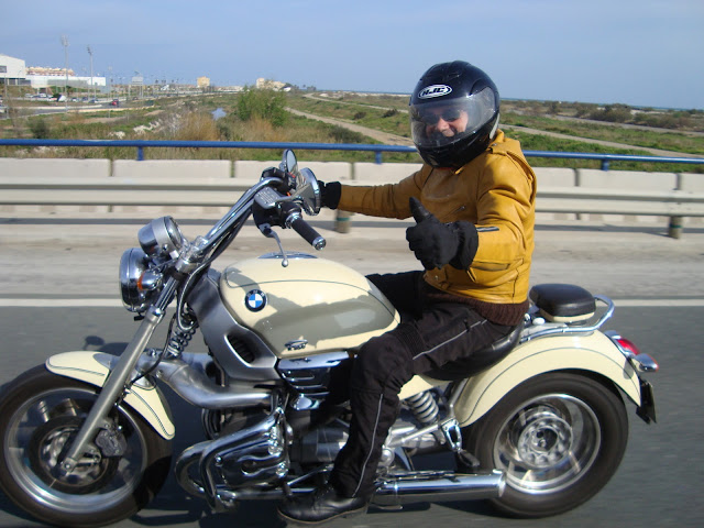 Bmw r1200c avantgarde review