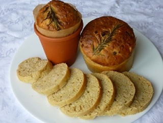 [onion_and_herb_bread[3].jpg]