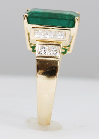 [Emerald_Ring_Em-3[5].jpg]