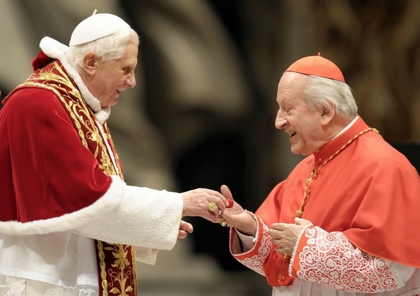 [Card. Rodé con el Papa Benedicto XVI[3].jpg]