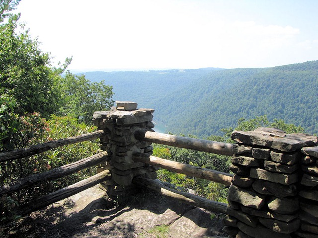 [Coopers Rock Overlook2[3].jpg]