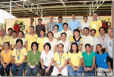The collaborating partners with SEAFDEC staff during the hatchery inauguration on April 28, 2010
