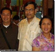 The workshop organizers Dr. Relicardo Coloso and Dr. Mae Catacutan (of AQD) flanking Dr. Mohammad Hassan of FAO-FIRA