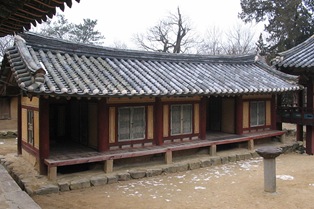 Gyeongju Oksan Seowon Academy Min-gujae, the east student dormitory.