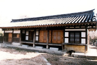 The housewife's quarters of Kim's house in Imdang, Cheongdo
