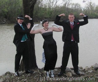 silly prom pictures