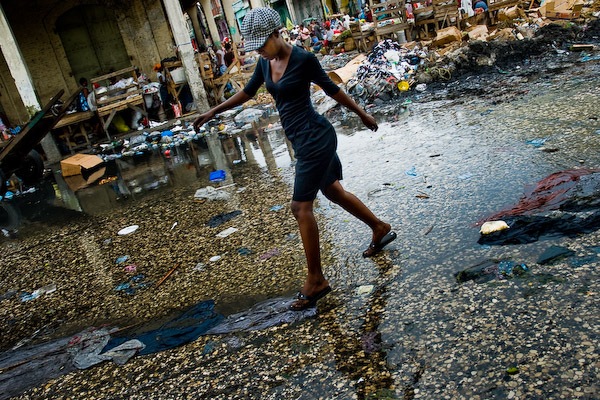 [girl-walking-street-haiti-05[4].jpg]