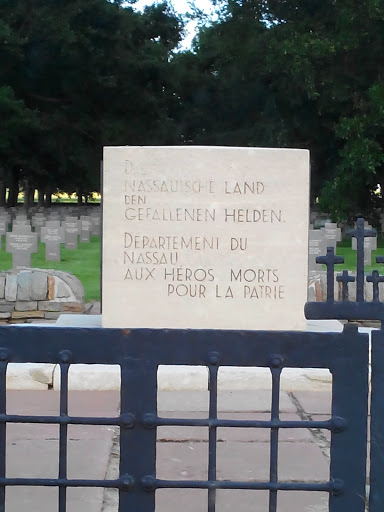 Cimetière Allemand De Roye