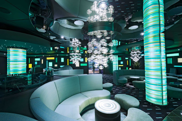 Dressed in the deep greens and blues of the sea, MSC Preziosa's Green Sax Jazz Bar is the quintessential ocean-going jazz lounge.