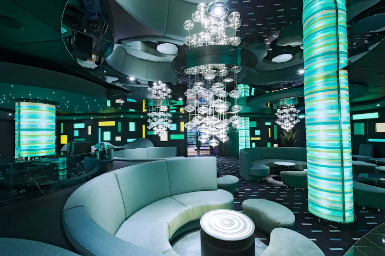 Dressed in the deep greens and blues of the sea, MSC Preziosa's Green Sax Jazz Bar is the quintessential ocean-going jazz lounge.
