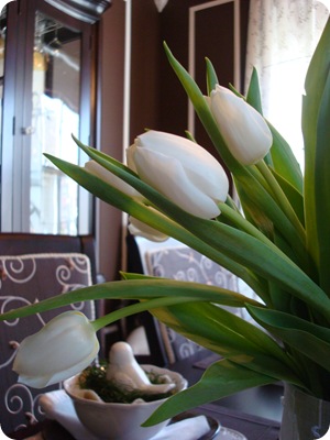 tulips spring centerpiece