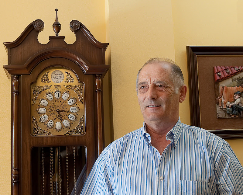TITO%20Y%20RELOJ,%20SALON,%20DSC_4038_1600px.jpg