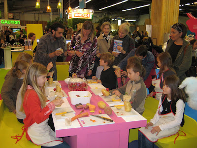 http://lh5.ggpht.com/_w7DlL7vsqaY/TO_moGBlXHI/AAAAAAAAFdI/pIePMoZNVh4/s400/12.jpg