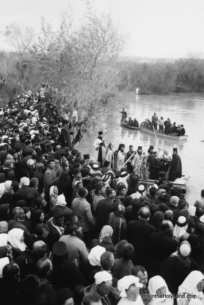 [Russian Epiphany ceremony at Jordan River, mat06399[4].jpg]