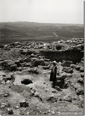 Excavations at Mizpah, mouth of old cistern, mat05515