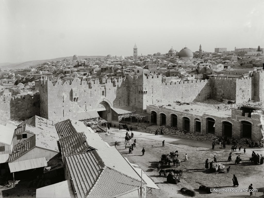 [Damascus Gate and Old City, mat06658[4].jpg]
